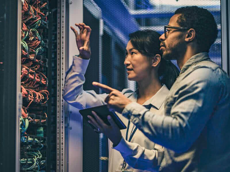 The Modern Data Center: How IT is Adapting to New Technologies and Hyper-Connectivity image