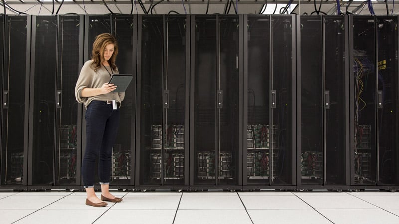 Mujeres, centros de datos y la revolución digital: una triada con visión femenina Image
